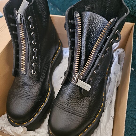 Dr. Martens Sinclair Boot - Picture 1 of 5
